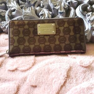 Michael Kors wallet